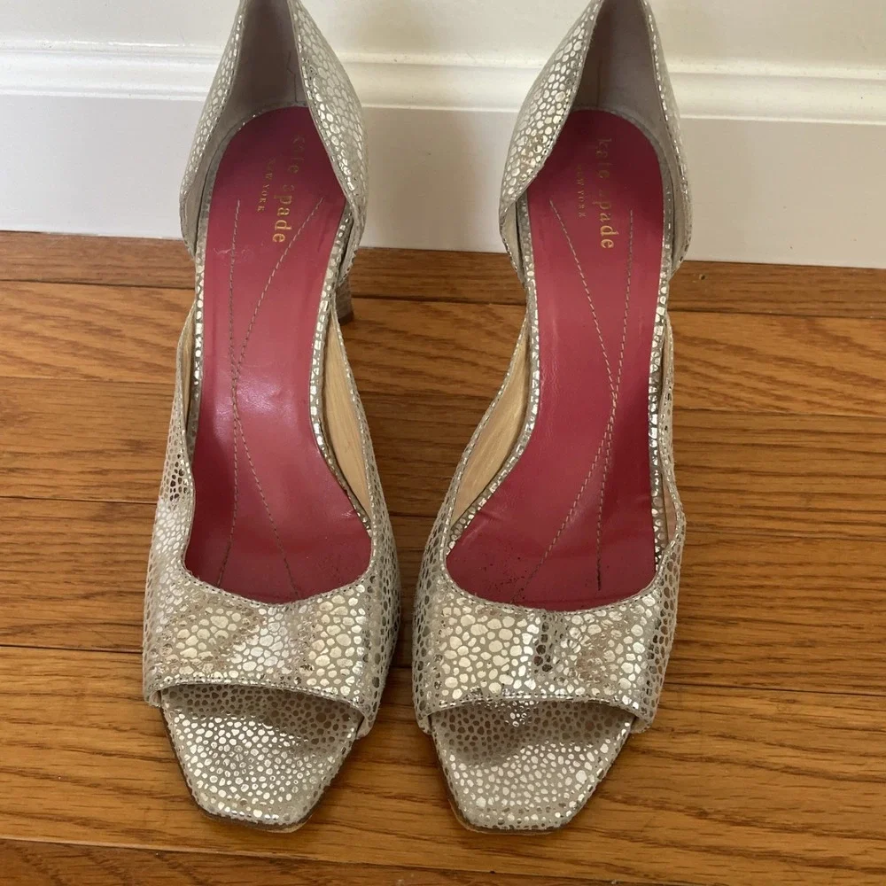Kate Spade New York Lara Cracked Silver Leather Open Toe Pump 7.5‎ B Italy